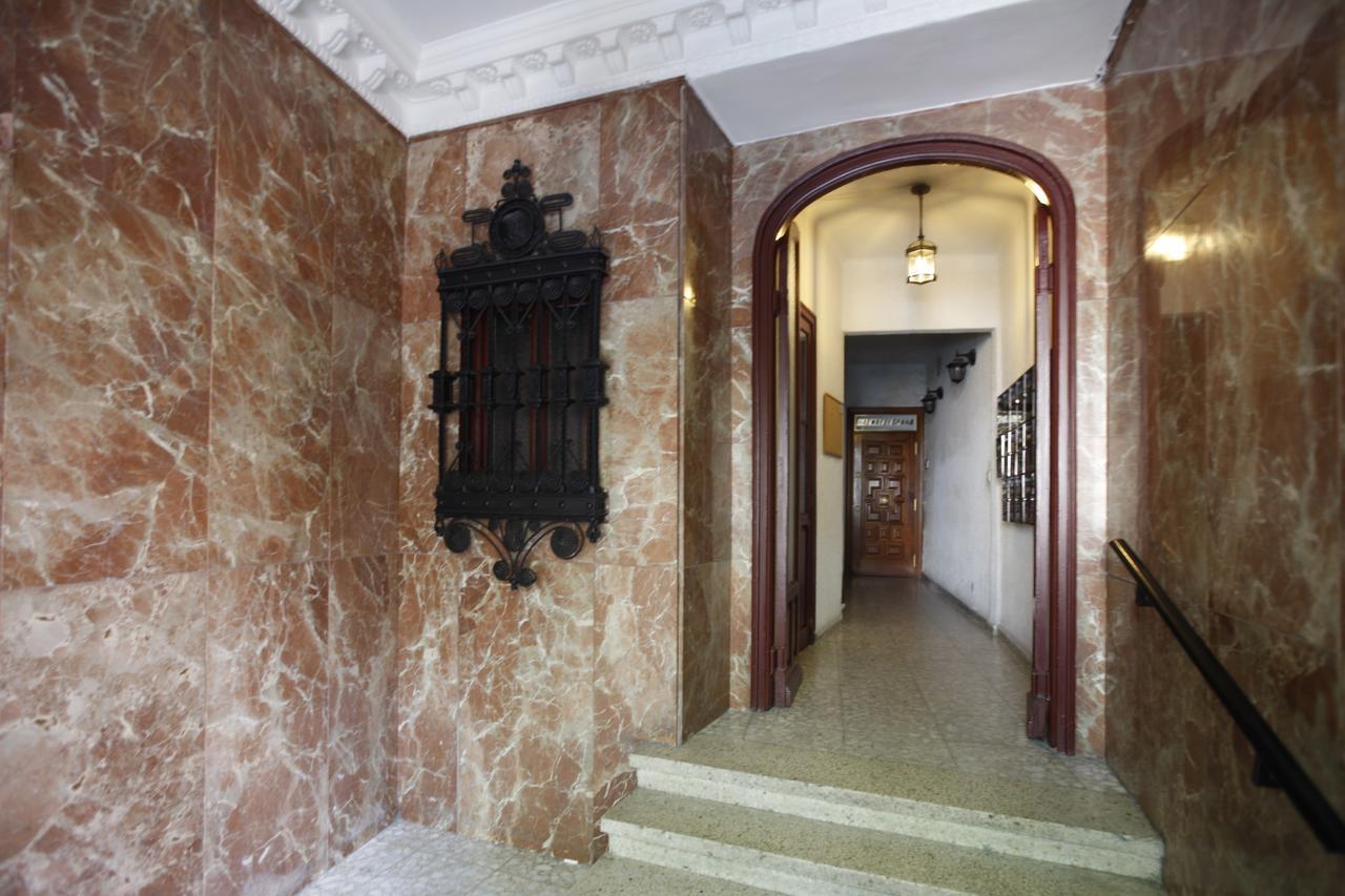 Latina Plaza Apartment Madrid Luaran gambar